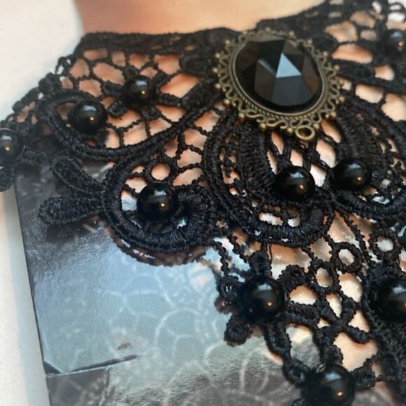 New Victorian Gothic Black Lace Choker Necklace with Gemstone Centerpiece - Picture 4 of 9